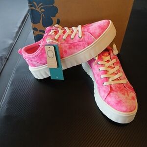 NWT, Roxy, Pink Tie-Dye Women's Sneakers. Size 8.5